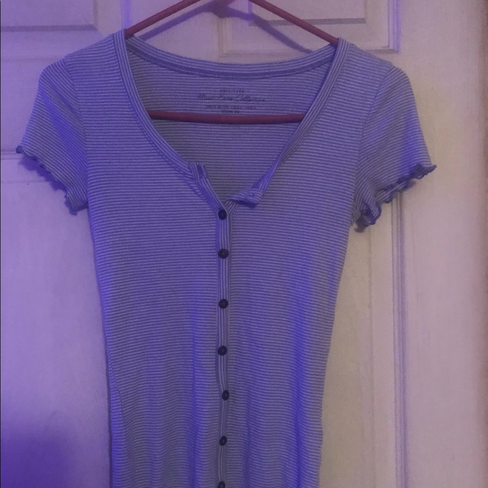 Hollister tee